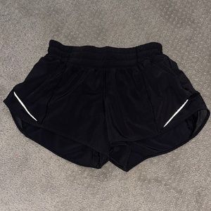 Lululemon Hotty Hot shorts. 2.5” inseam